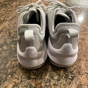 Nike Air Max Women’s Shoes Size 9